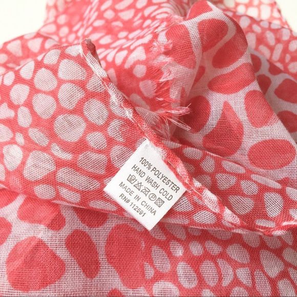Light & Gauzy Weave Artful Cheetah Dot Print Scarf NWT - Picture 4 of 4